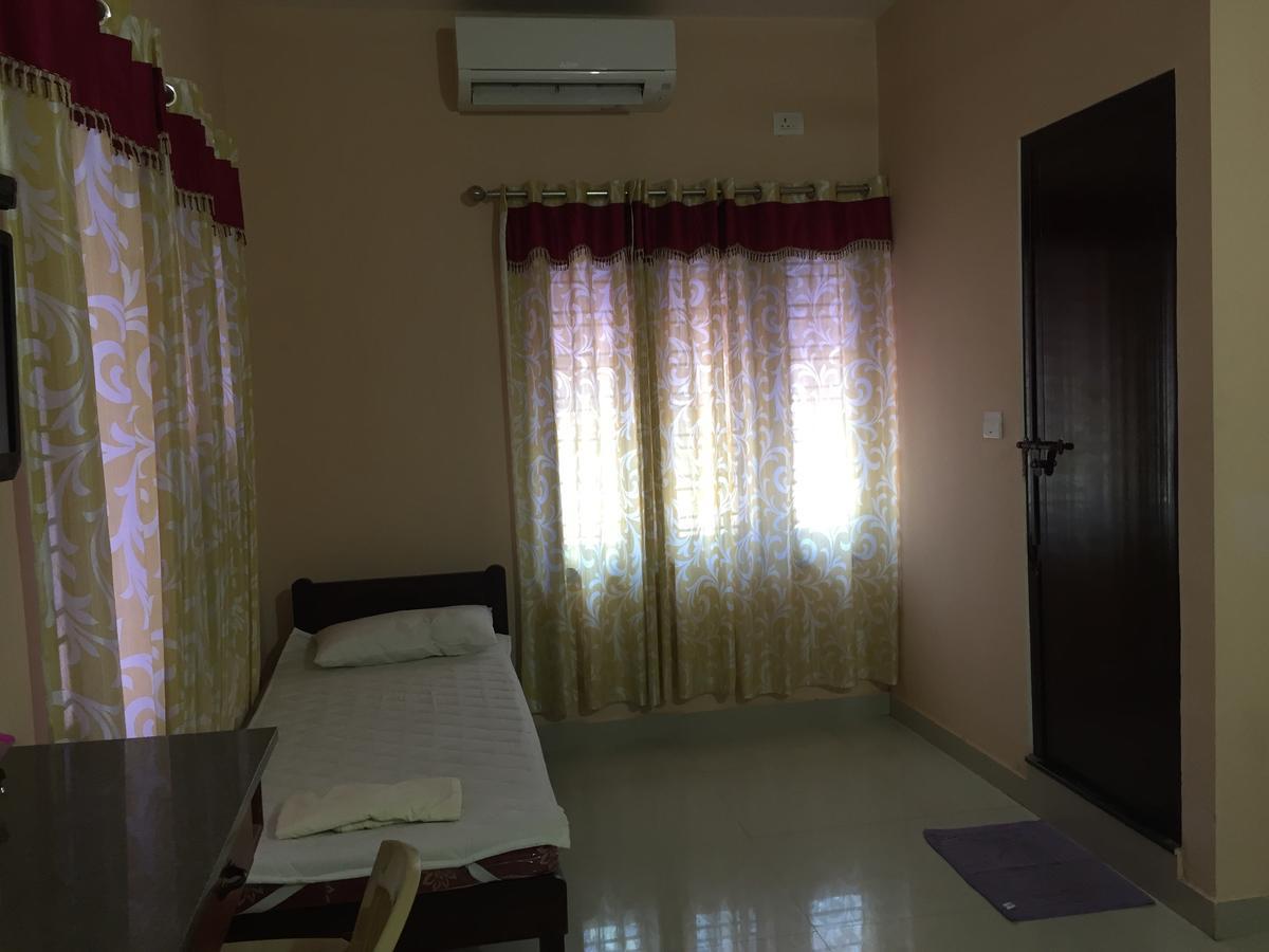 Mega Tourist Home Palarivattom Kochi Eksteriør bilde