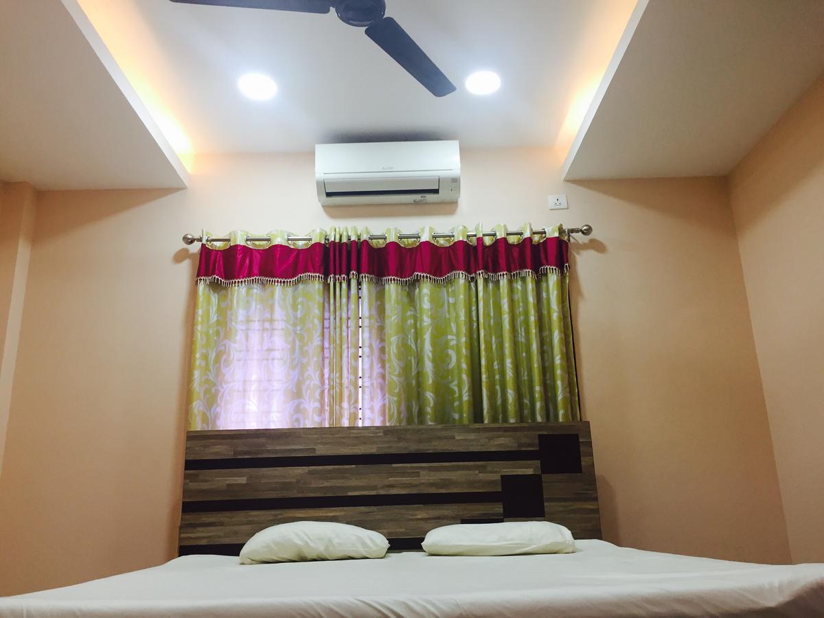 Mega Tourist Home Palarivattom Kochi Eksteriør bilde