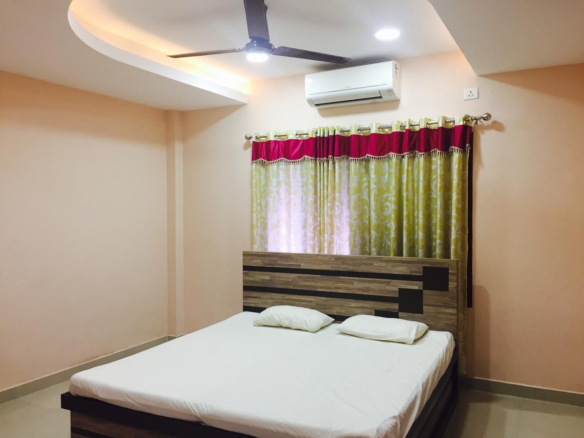 Mega Tourist Home Palarivattom Kochi Eksteriør bilde
